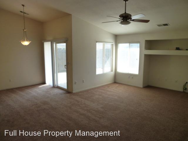 1321 N Greenfield St - Photo 2 of 7