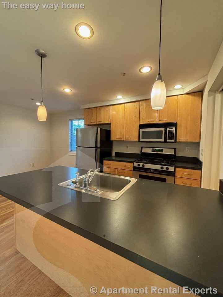 1110 Massachusetts Ave #3 - Photo 4 of 19