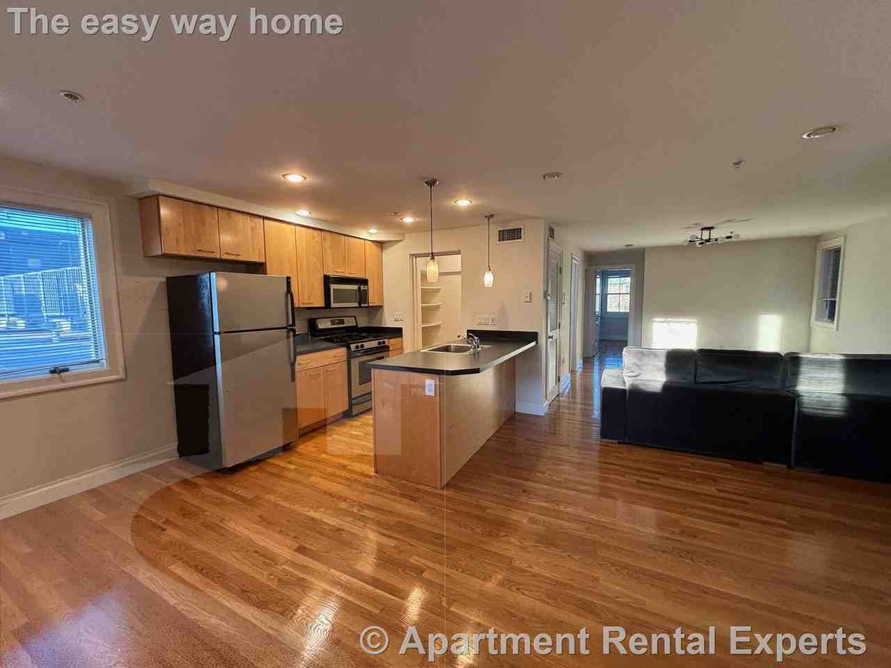 1110 Massachusetts Ave #3 - Photo 6 of 19