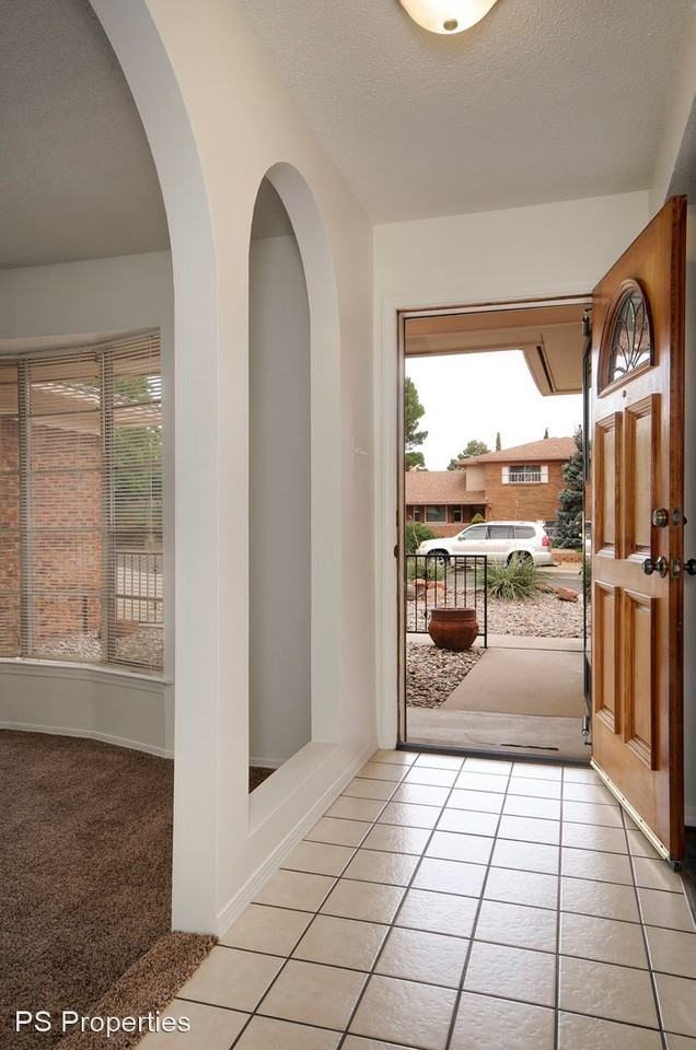 11213 Nassau Dr Ne - Photo 2 of 24