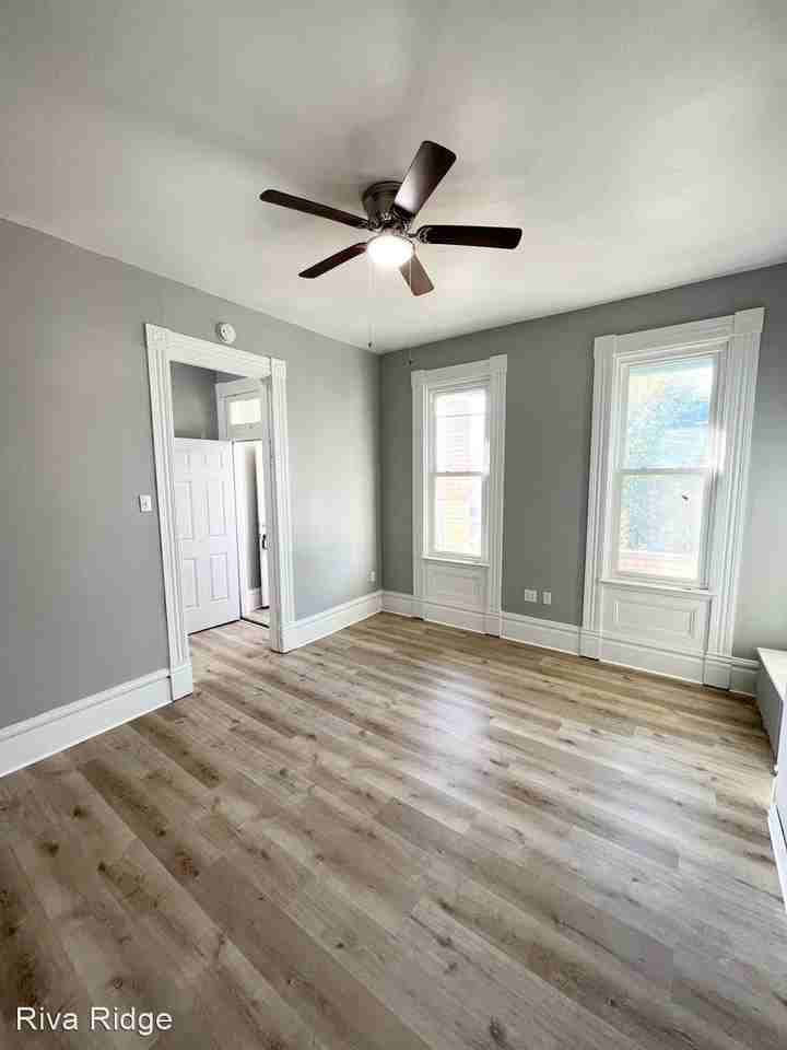 123 Charles St - Photo 3 of 18