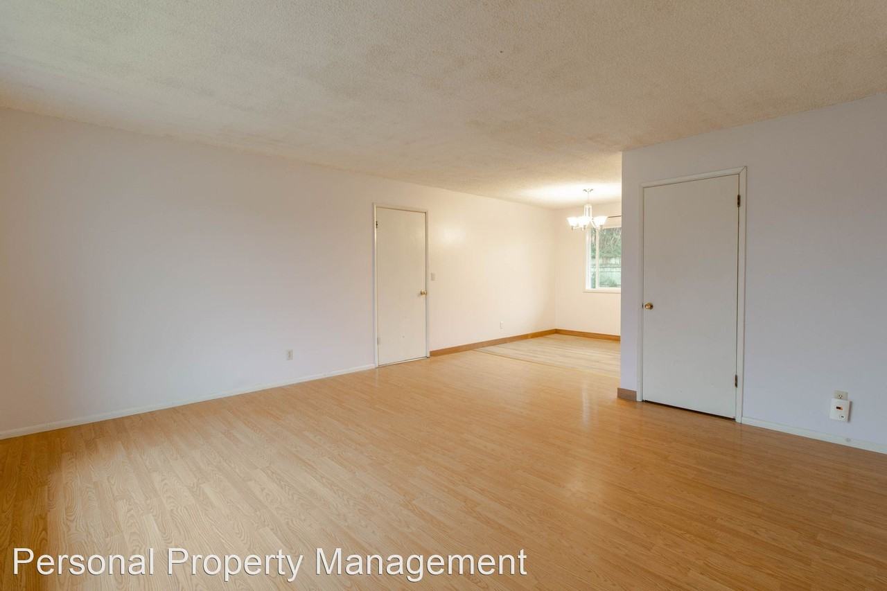 513 Woodside Ter - Photo 3 of 15