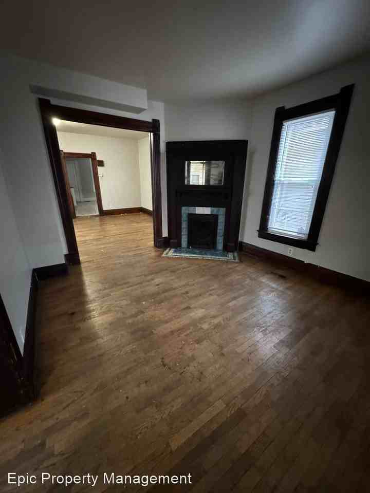 124 Sw Fillmore St - Photo 3 of 17