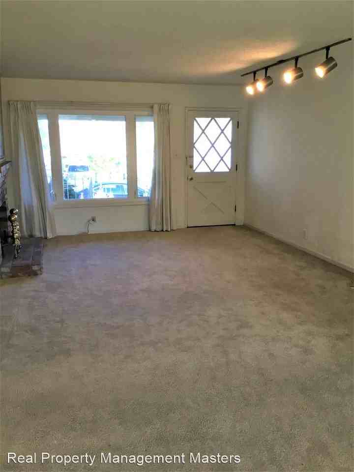 19139 Vaughn Ave - Photo 2 of 8