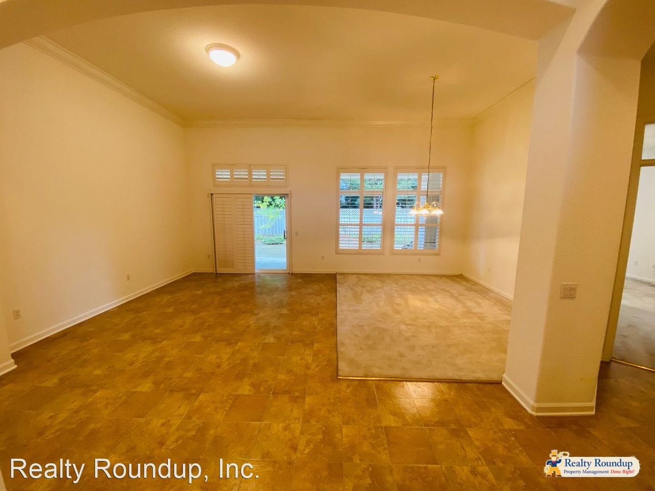 209 Inman Ct - Photo 2 of 27