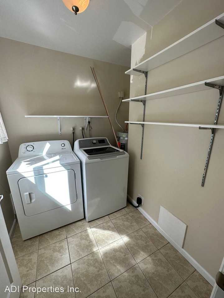 5238 Sw 42nd Ave - Photo 2 of 10