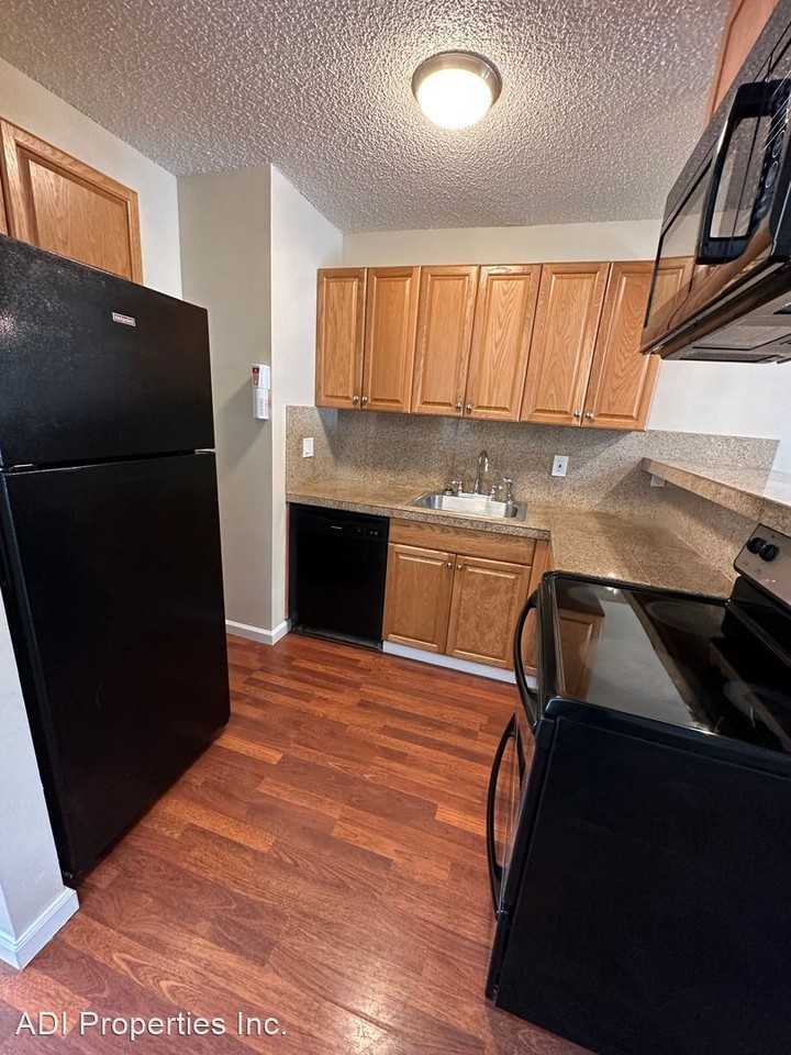 5238 Sw 42nd Ave - Photo 3 of 10