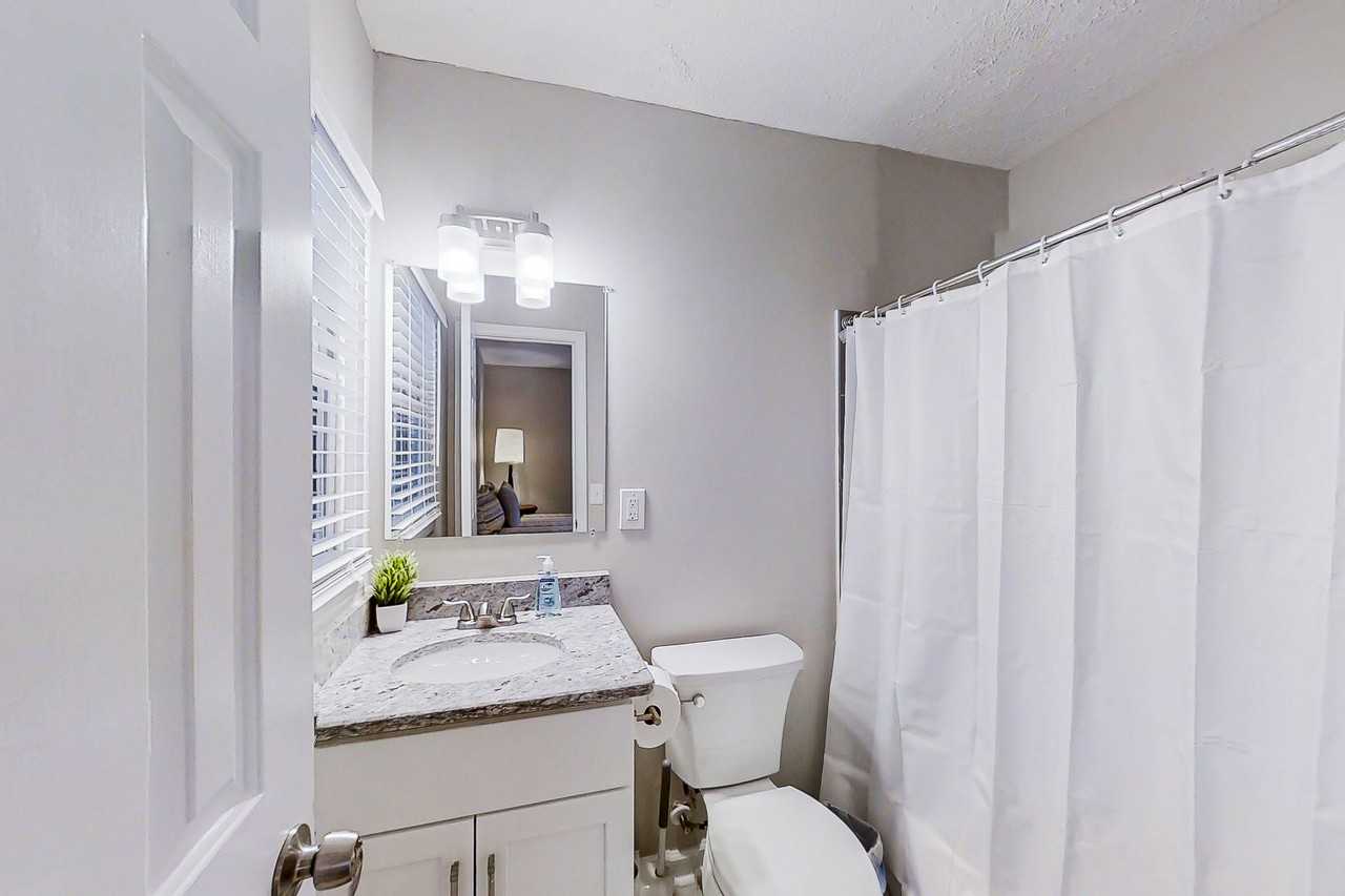 Lynhurst Dr Sw - Photo 3 of 14