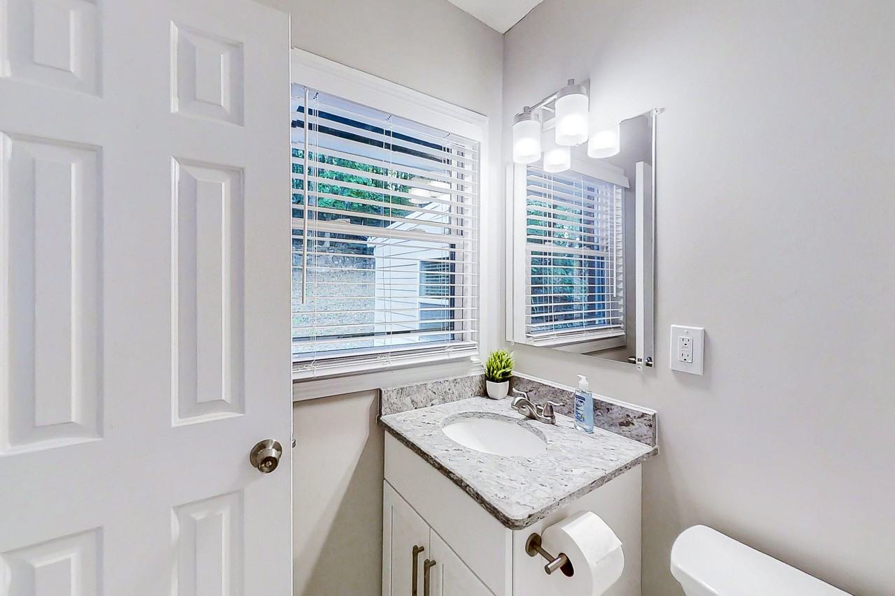 Lynhurst Dr Sw - Photo 5 of 14