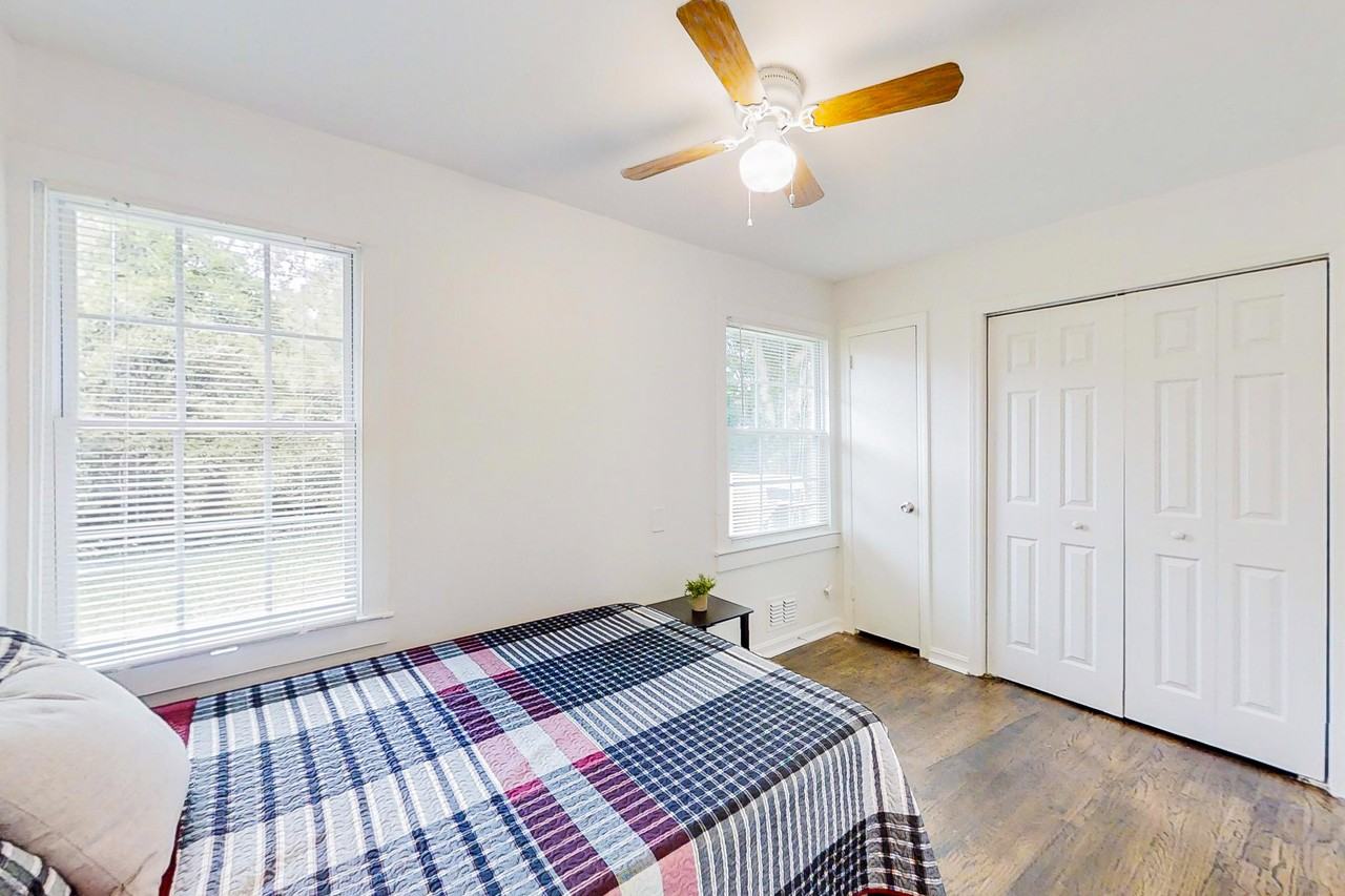 Toney Dr - Photo 5 of 6