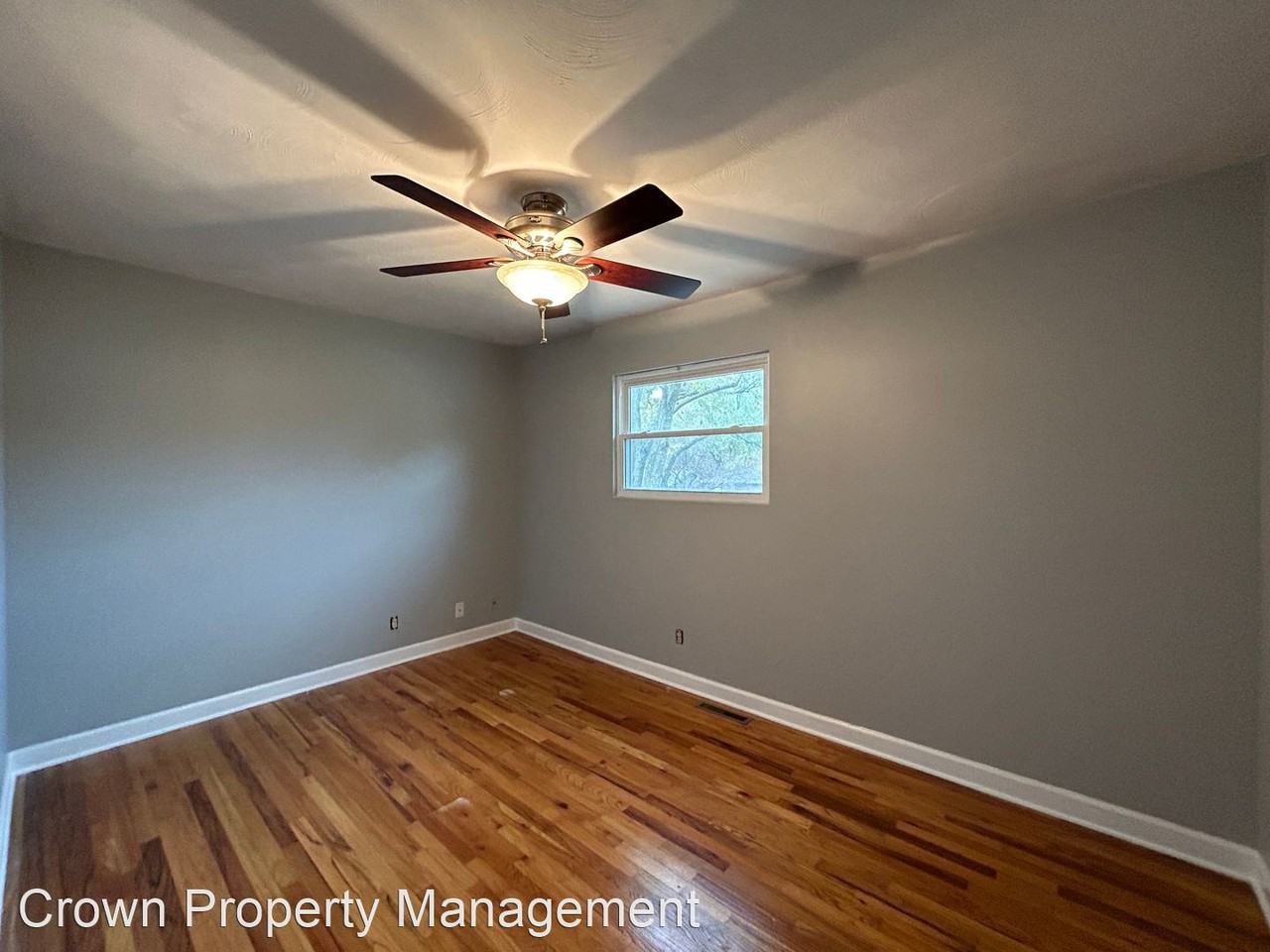 5042 N 93rd Ave - Photo 2 of 11