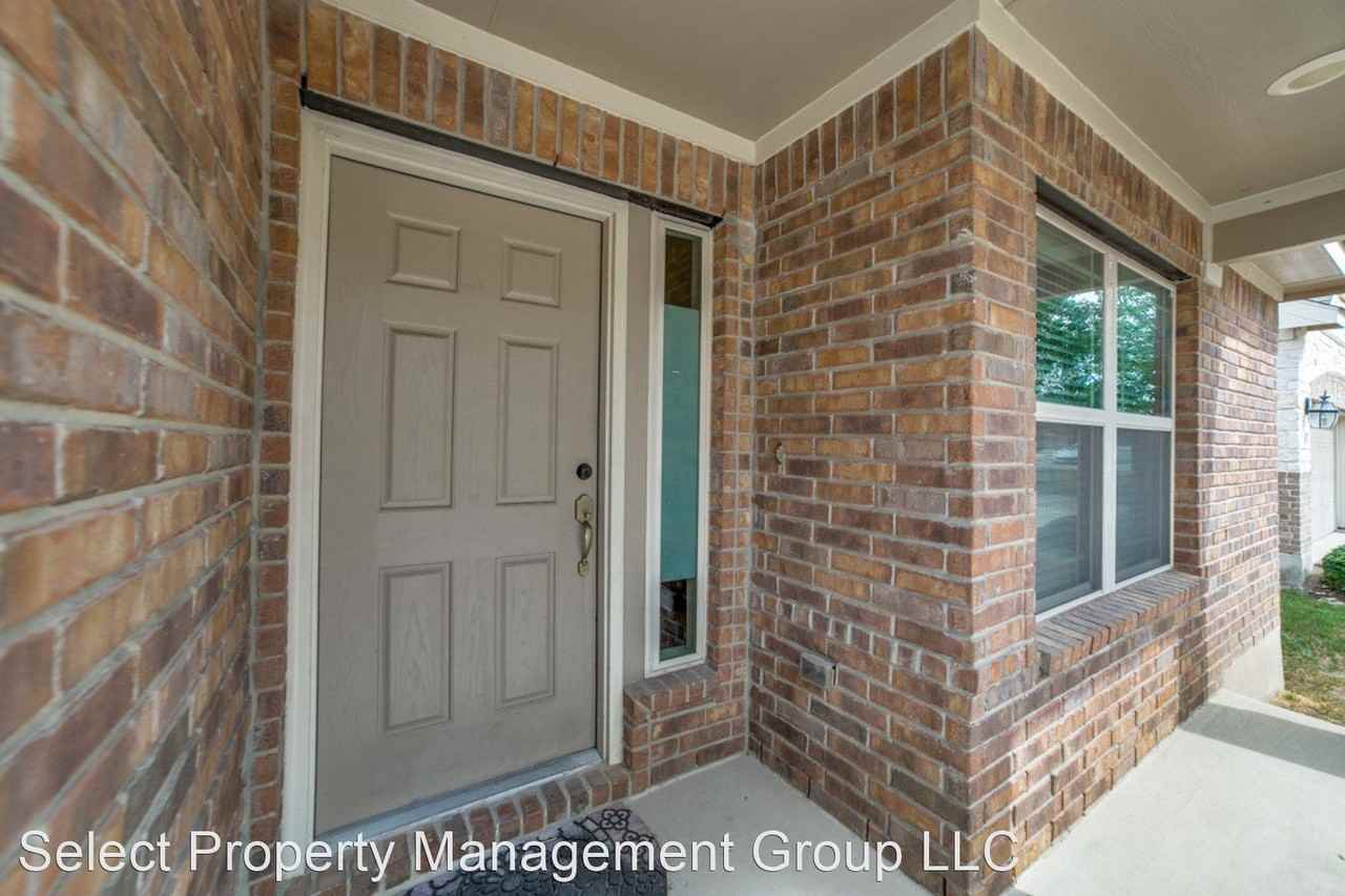 5034 Italica Rd - Photo 3 of 21