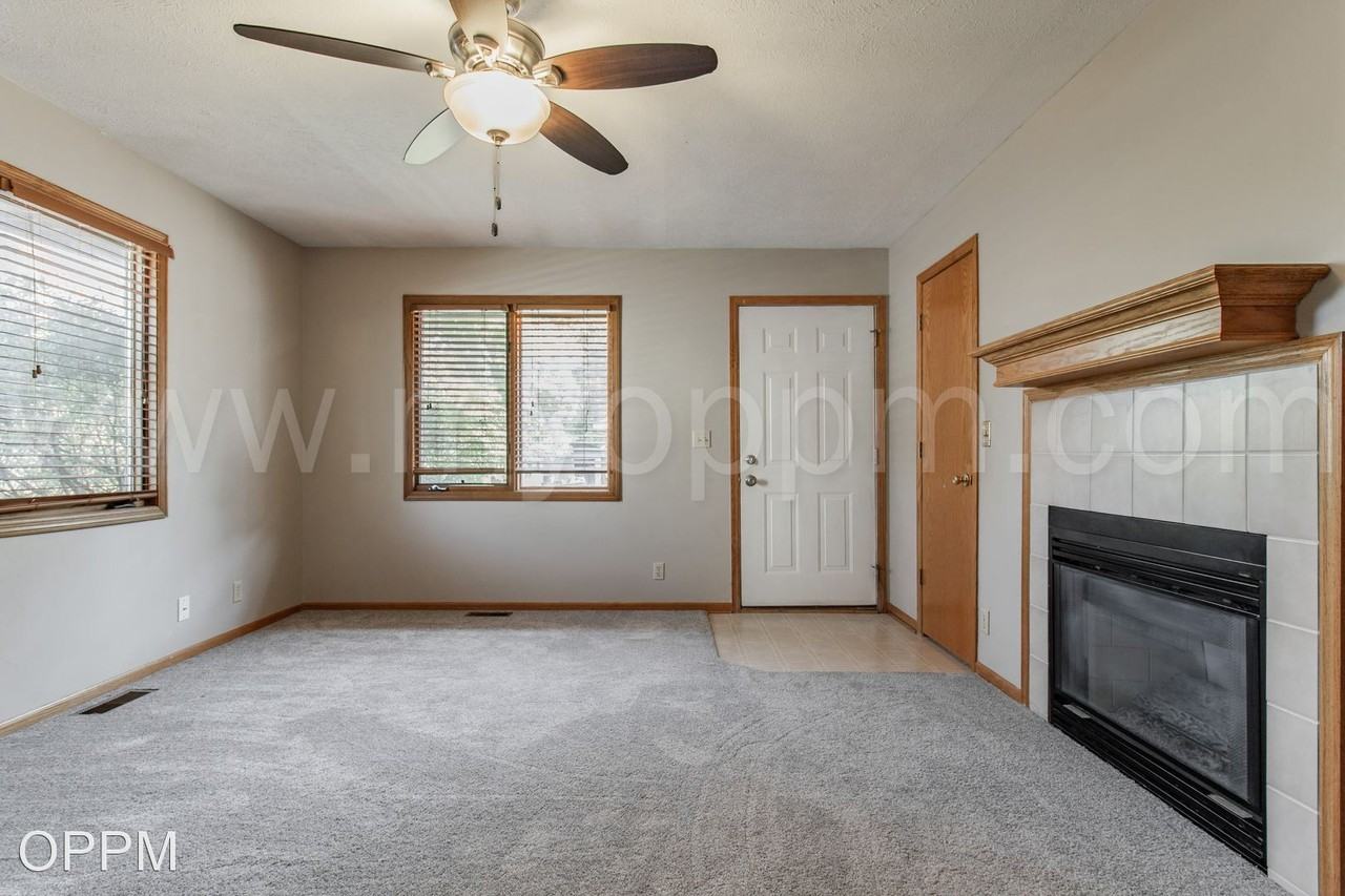 5210 N 116th Court - Photo 3 of 19