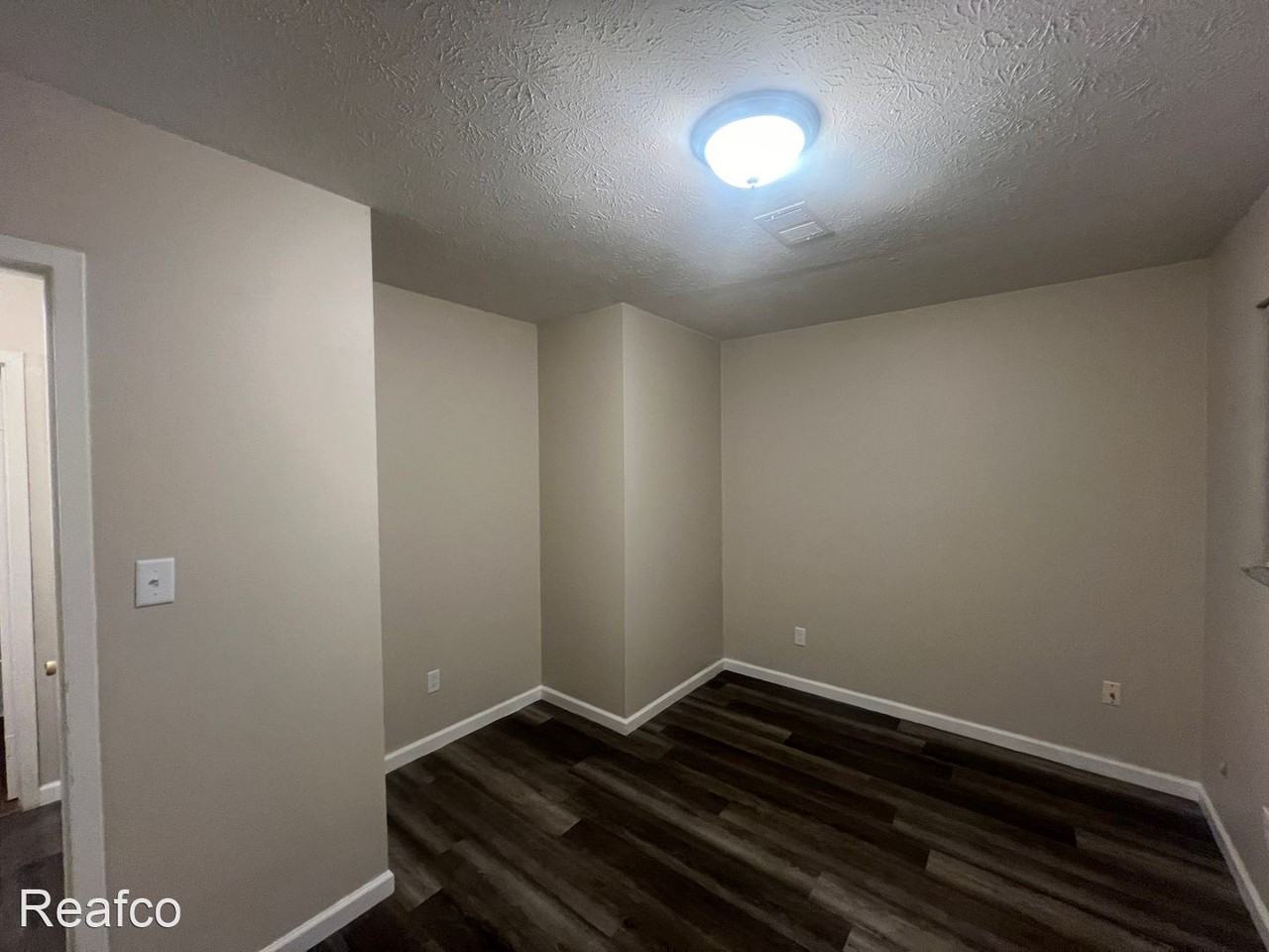 55 S Hague Ave - Photo 2 of 7