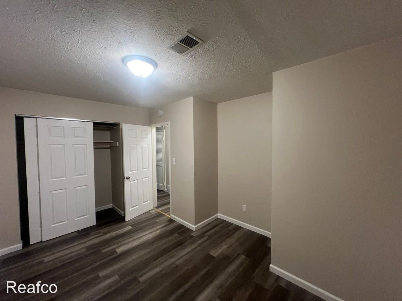 55 S Hague Ave - Photo 3 of 7