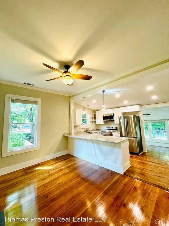 221 E Washington St - Photo 3 of 21