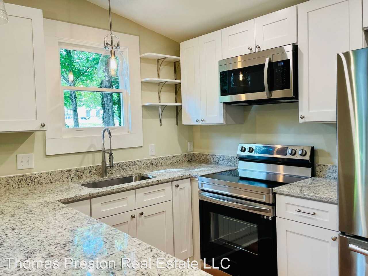 221 E Washington St - Photo 2 of 21