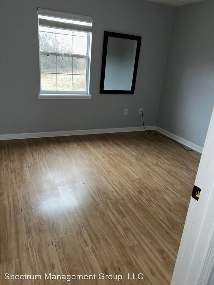 Quite neighborhood - Photo 3 of 6