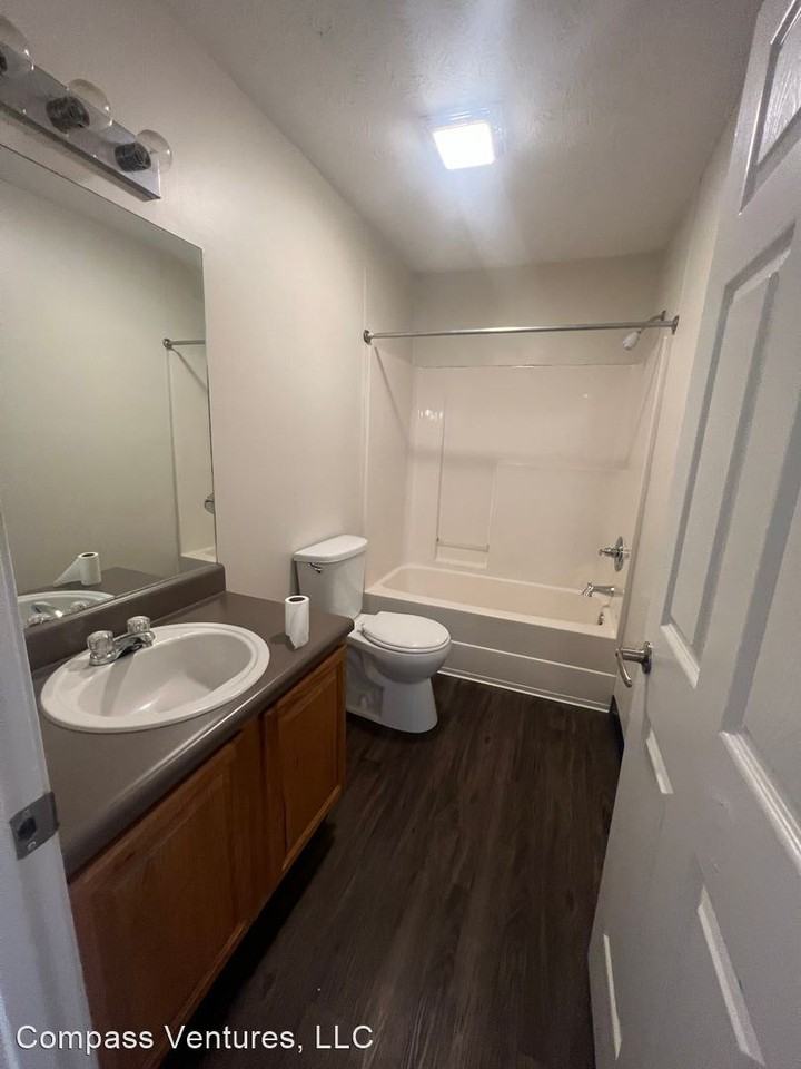 3180 Hickory Drive - Photo 3 of 10