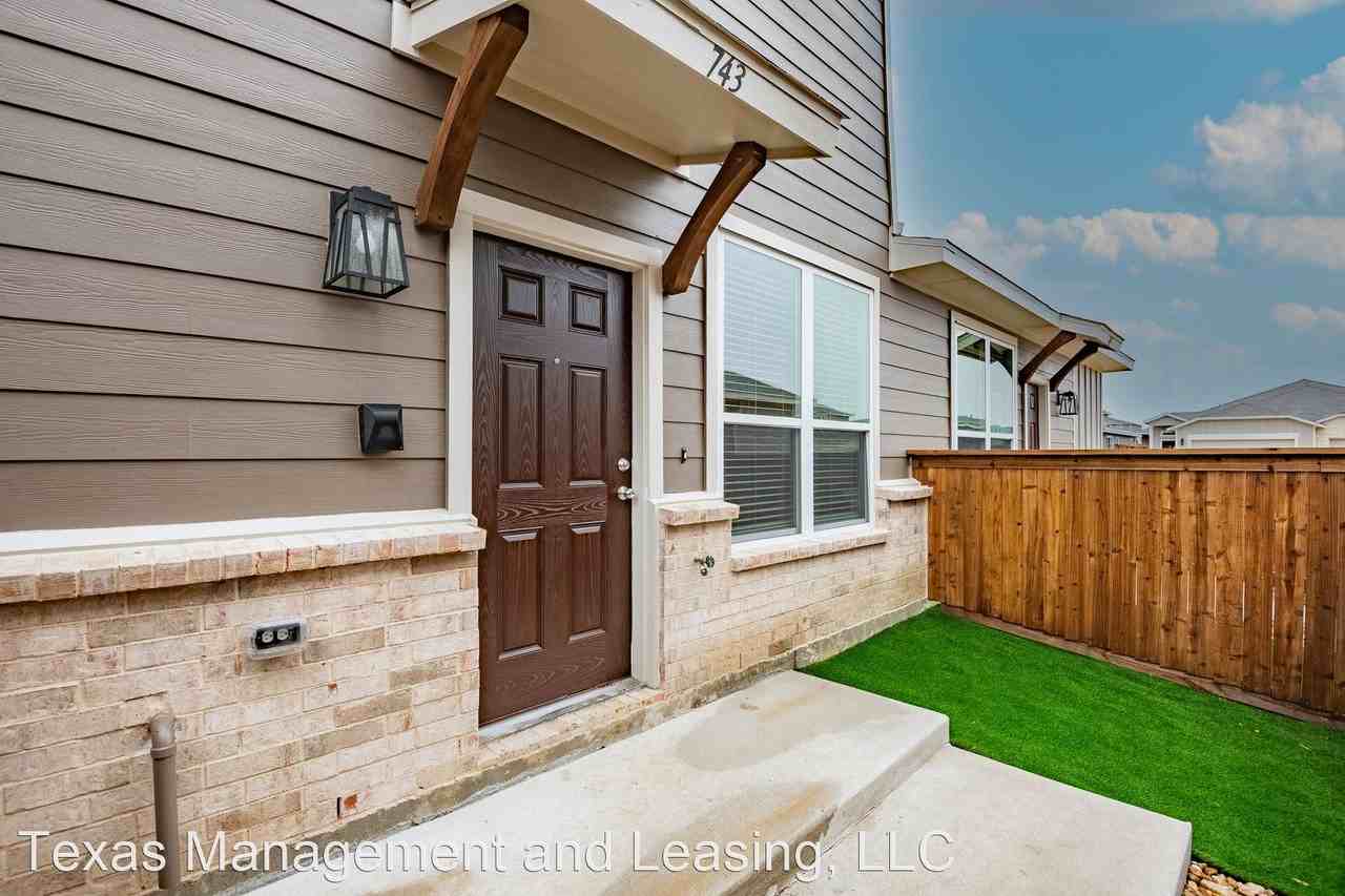 741 Wheatfield Dr - Photo 3 of 22