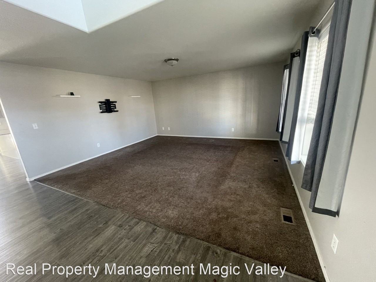 1520 N Elm St - Photo 2 of 16