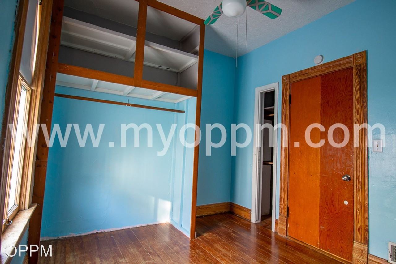 819 S 49th Ave - Photo 2 of 6