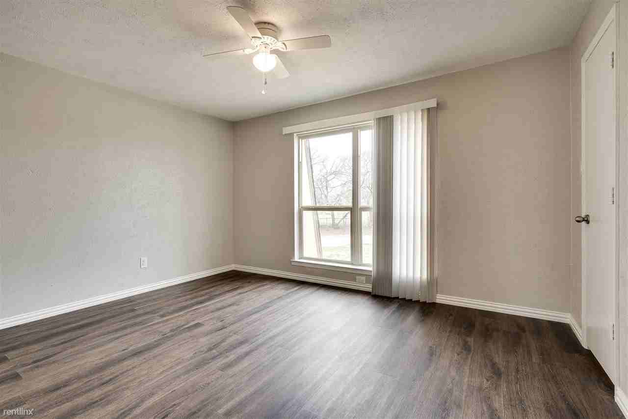 604 Fallmeadow Ct - Photo 2 of 12