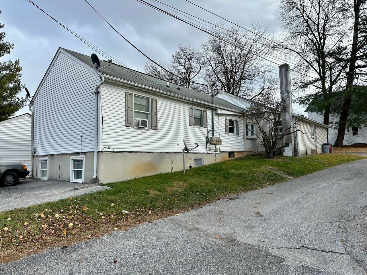 6 5th St. Units A, B, C, Garage - Photo 2 of 7