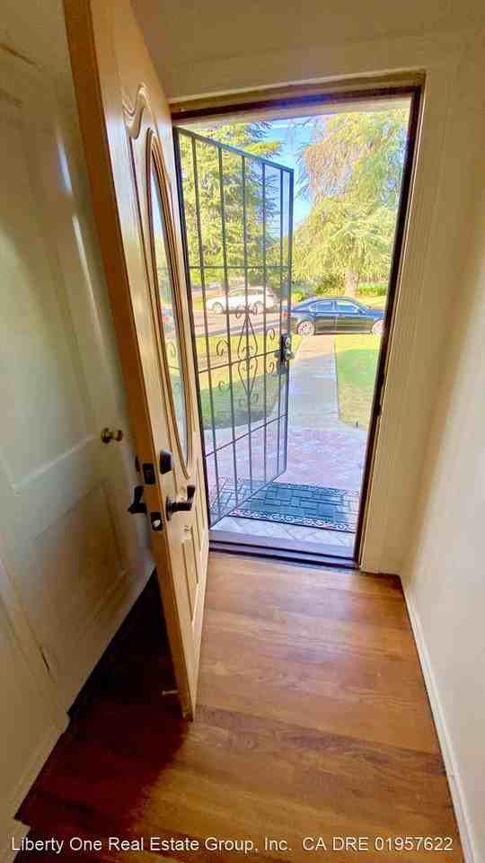 326 Cypress St - Photo 2 of 13