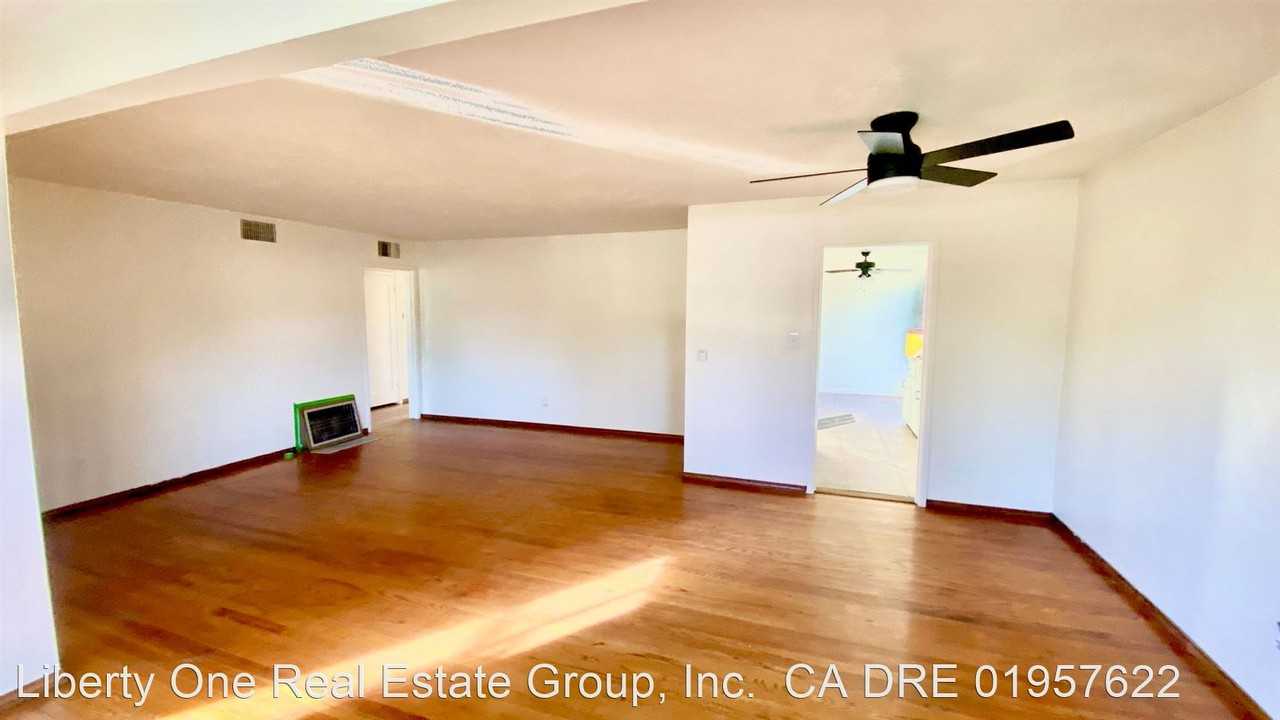 326 Cypress St - Photo 3 of 13