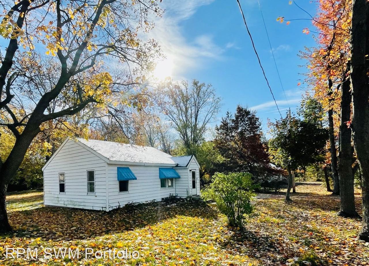 2177 Washington Ave - Photo 2 of 10