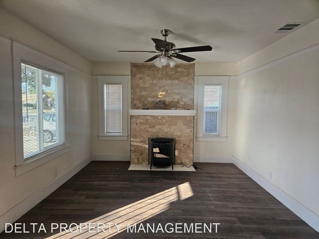 1930 N Fruit Ave - Photo 3 of 13