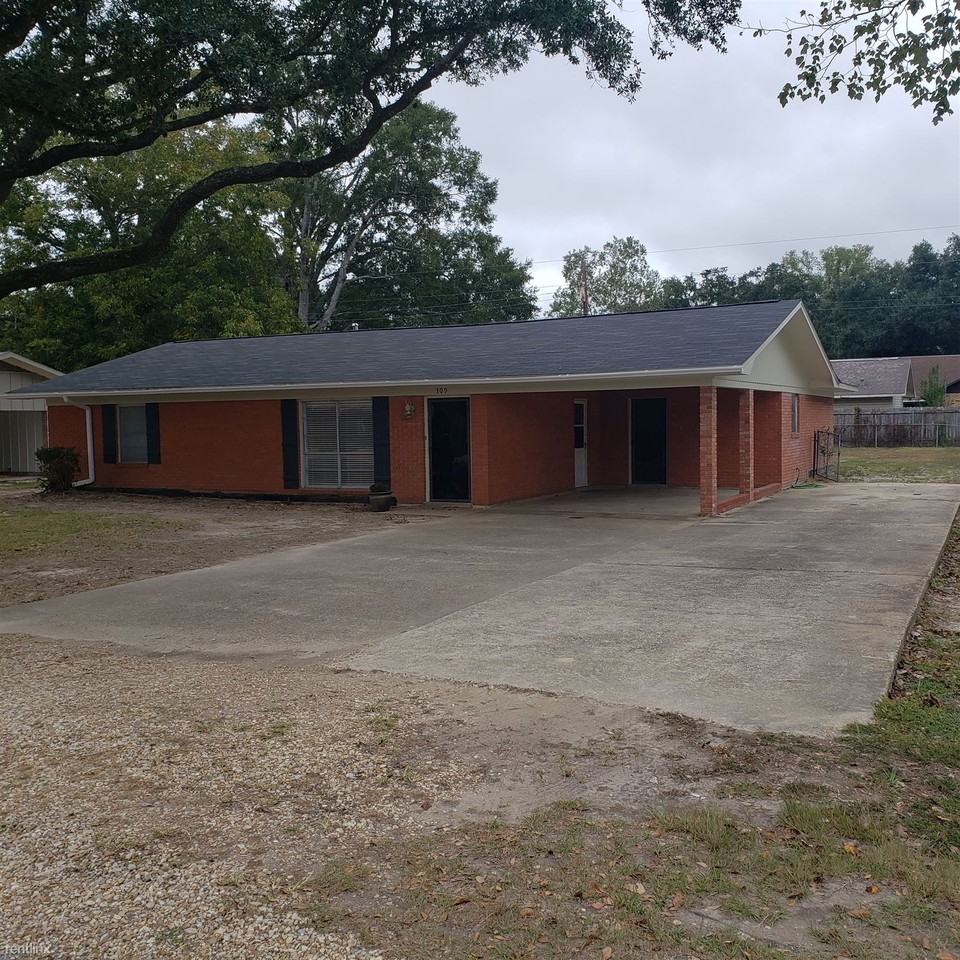 309 Jean Vidrine Dr - Photo 2 of 13