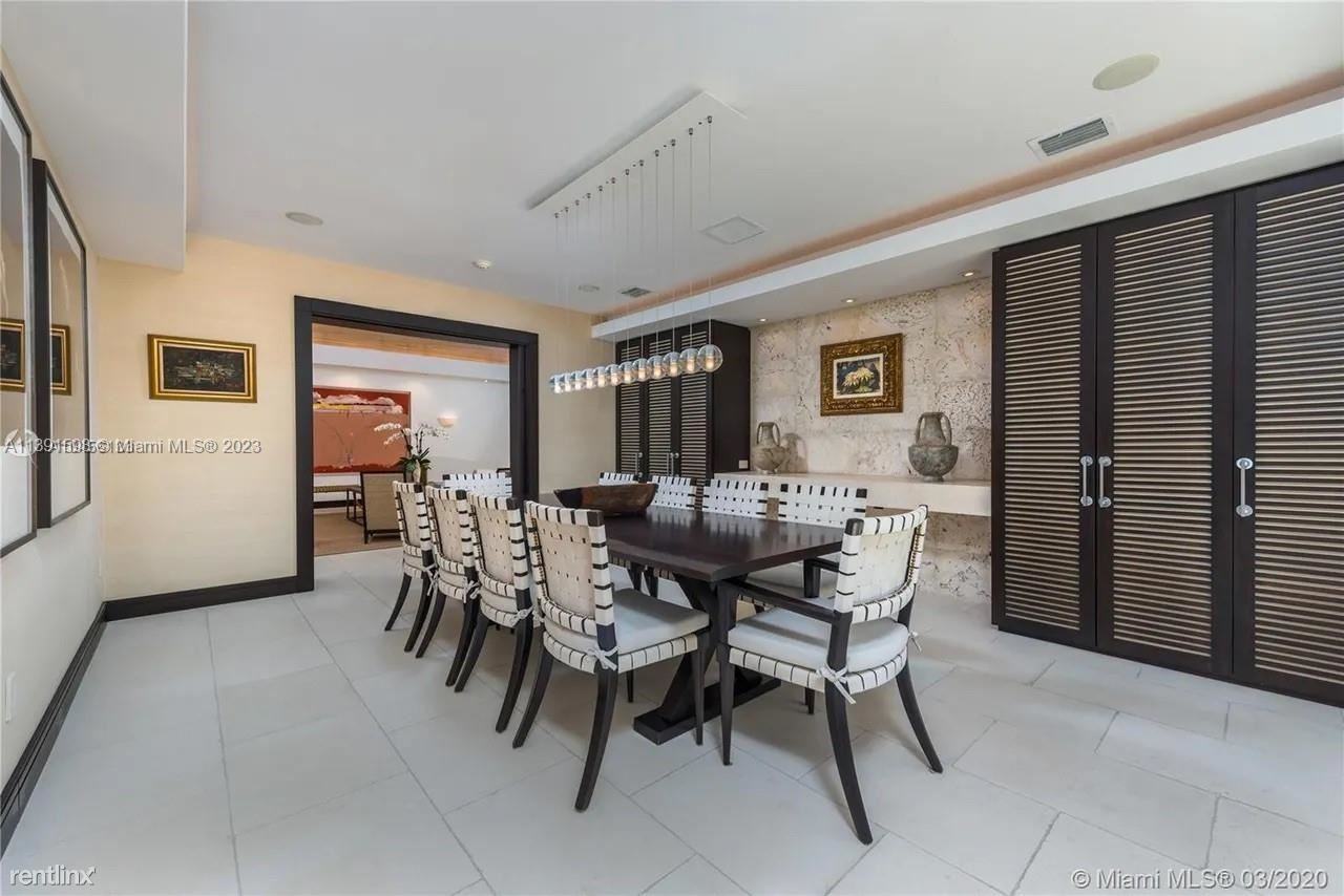 125 Ocean Blvd - Photo 2 of 3