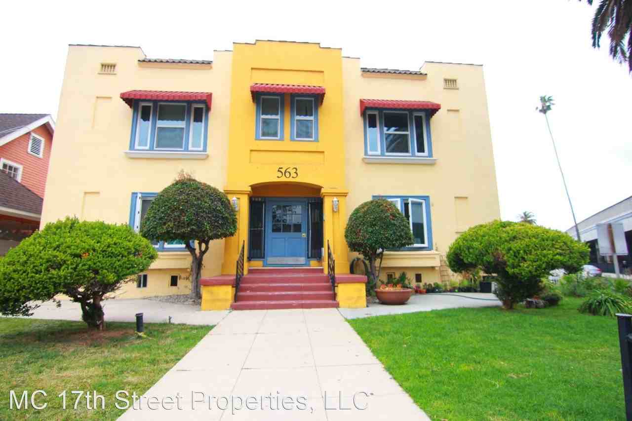 563 N Heliotrope Dr - Photo 2 of 9