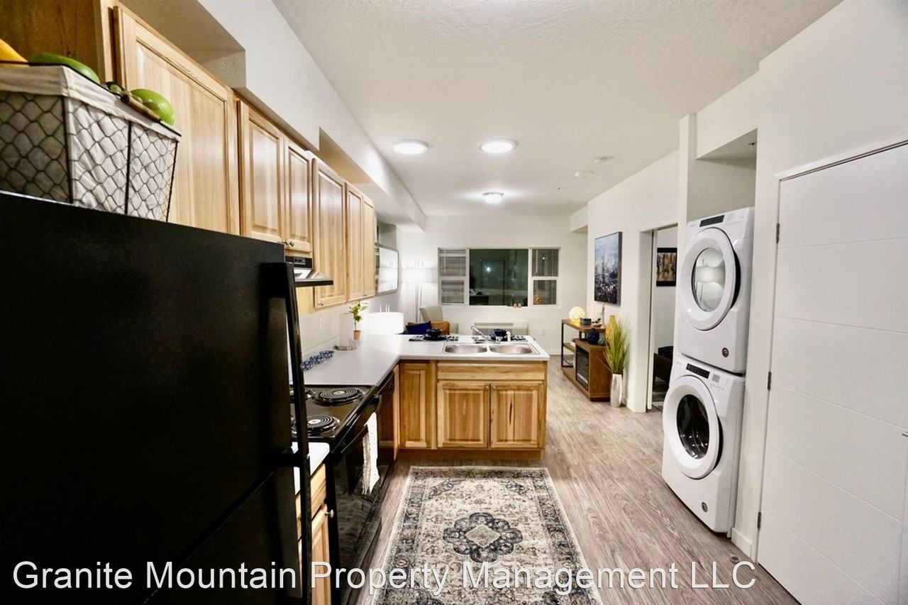 Majestic - Photo 3 of 8