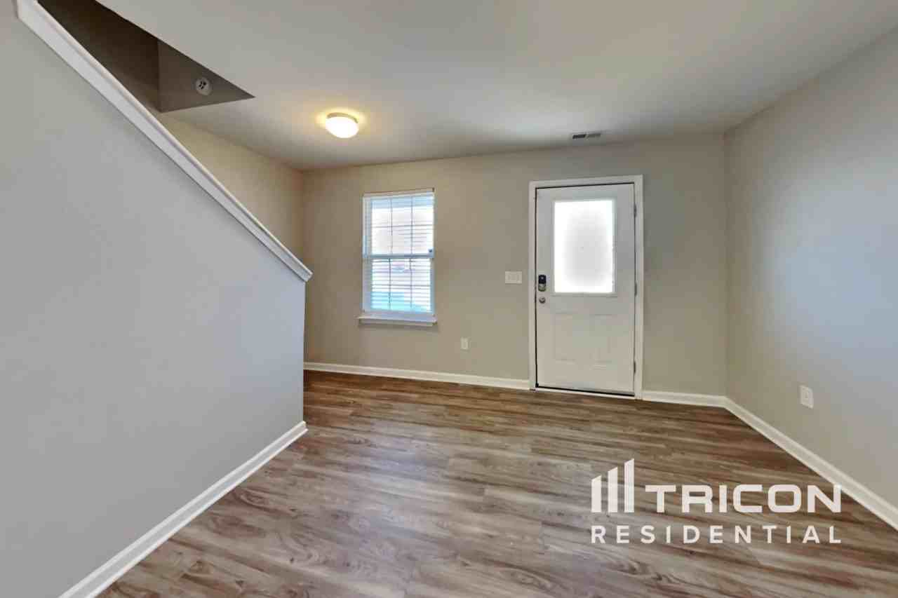 326 Botanical Ct - Photo 3 of 19