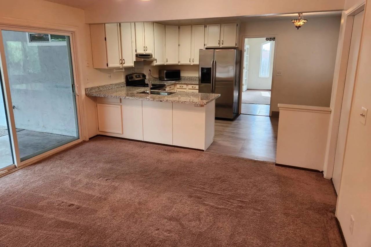 980 Seascape Cir - Photo 2 of 14