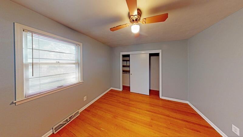 121 E Bridlespur Dr - Photo 2 of 11