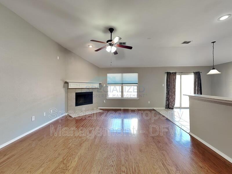 440 Lead Creek Dr - Photo 2 of 17