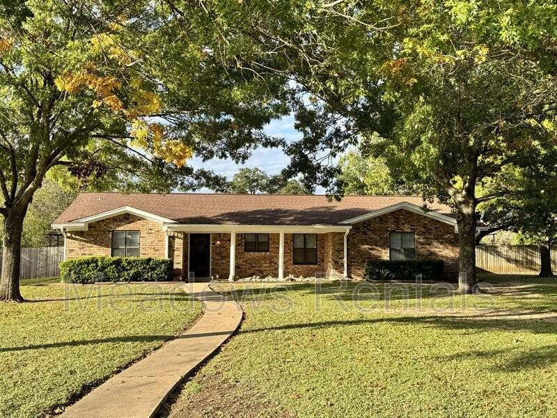 140 Towne West Dr - Photo 4 of 42