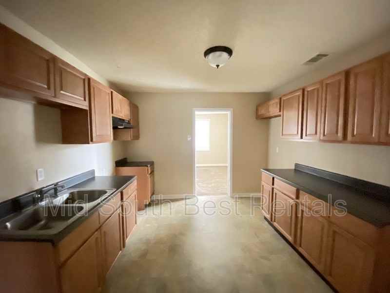 1207 Norris Rd - Photo 3 of 8