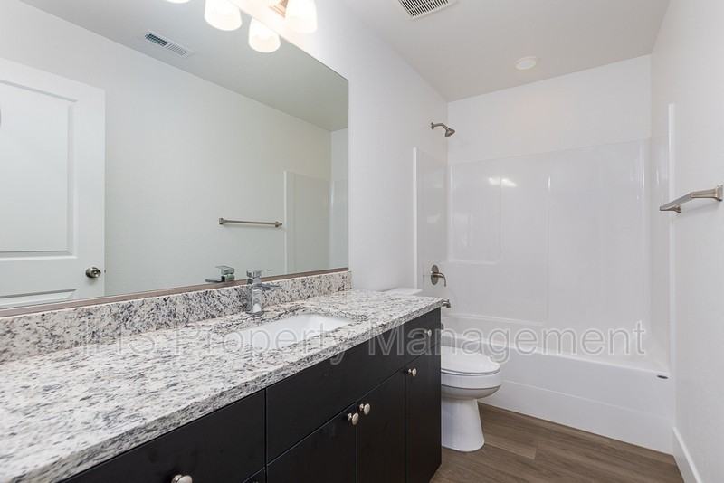 452 S 40th Ave #450 - Photo 3 of 6