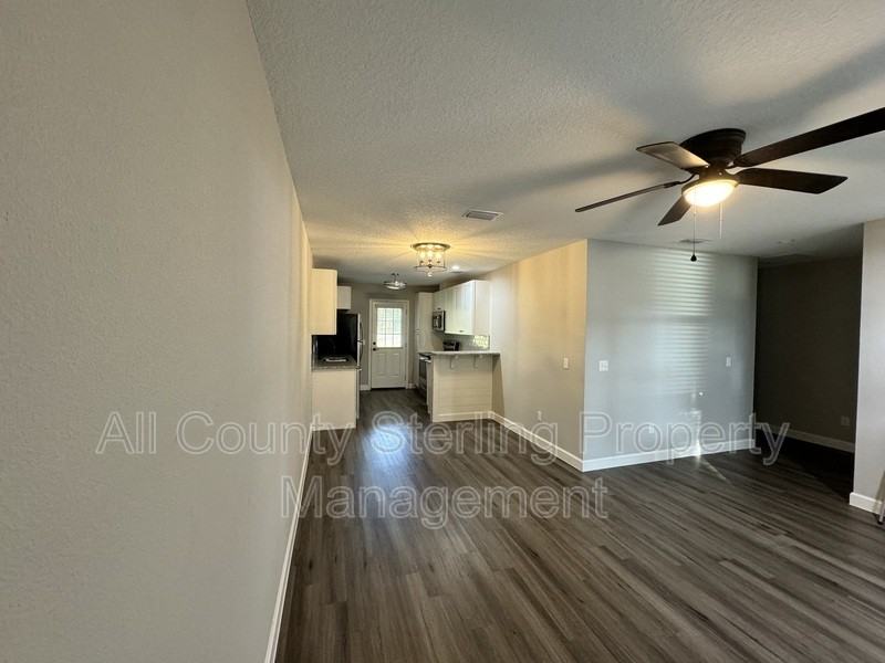 217 Sw Tigerview Gln #5 - Photo 3 of 22