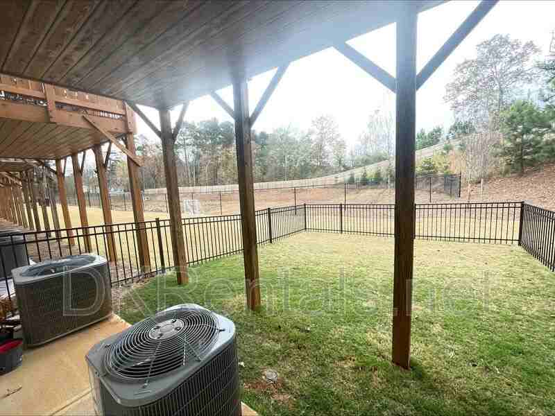 2623 Hedgeway Cir - Photo 6 of 17