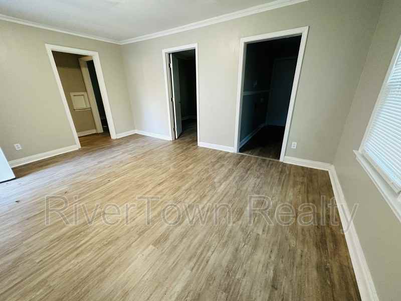 1074 E Walthal Cir - Photo 2 of 7