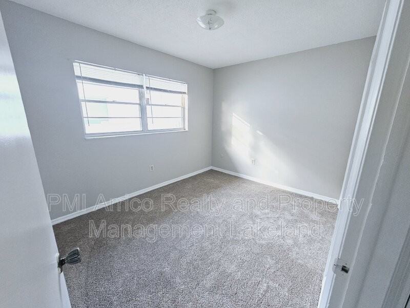 3246 S Polk Ave #2 - Photo 4 of 9
