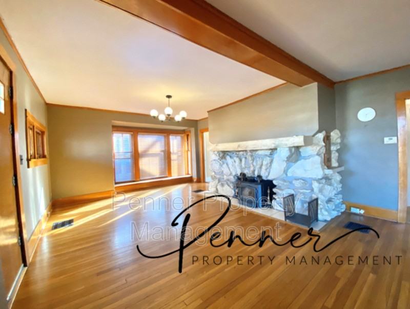 127 E Kansas Ave - Photo 3 of 16