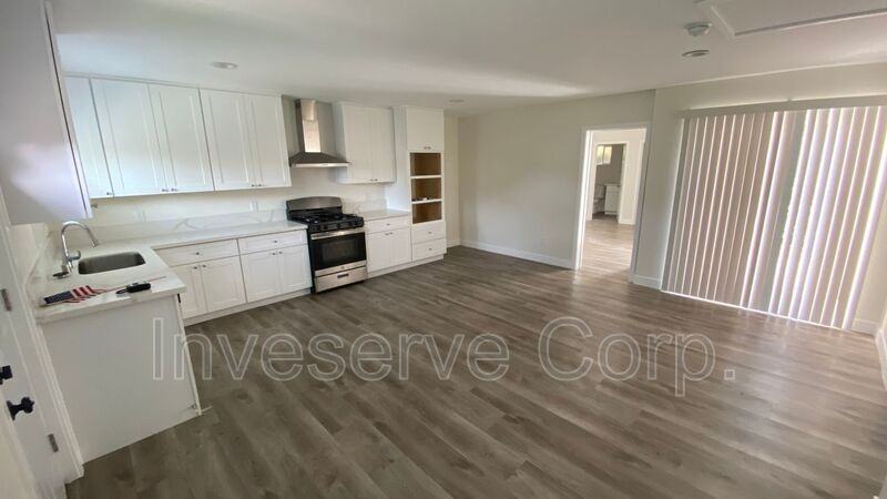 1130 S Del Mar Ave - Photo 3 of 10