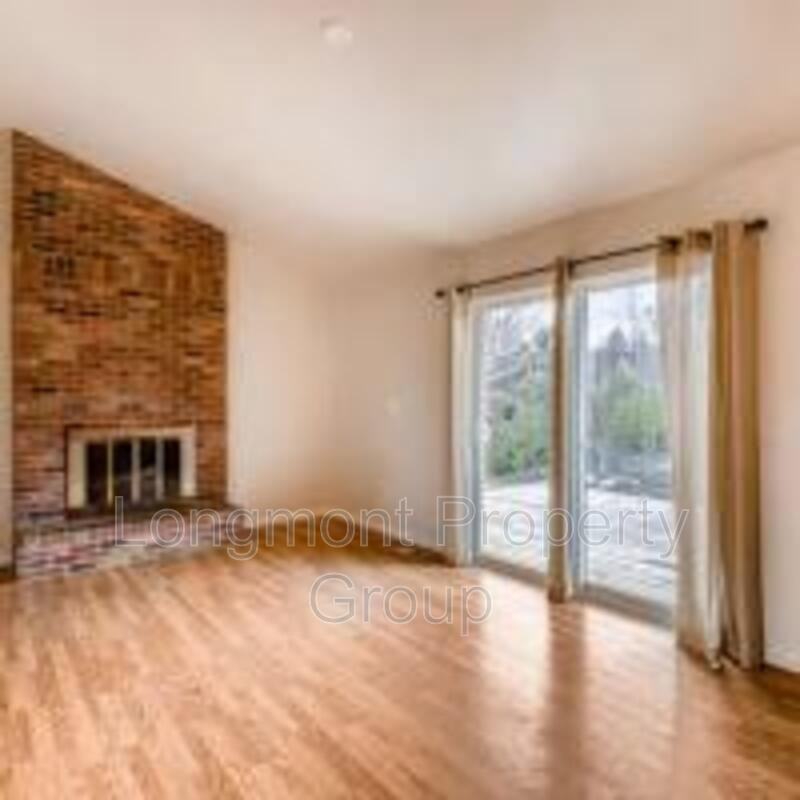 2525 Lanyon Dr - Photo 3 of 19